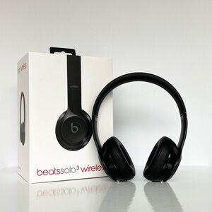Beats by Dre Solo 3 Wireless On Ear Headphones, Model A1796